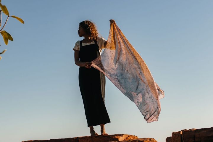 LouiseMalarvie-scarf1.jpg