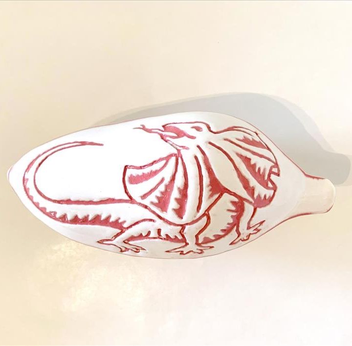 Nathan Thomas, Blanket Lizard, 17cm x 8cm x 7.5cm, slipcast porcelain with sgraffito. Catalogue: 7062-24. Price: $400
